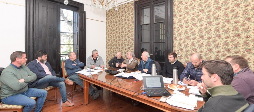 Reunión de trabajo entre funcionarios del Municipio de San Fernando, productores isleños y el INTA