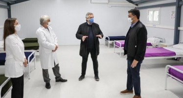 Vicente López: Jorge Macri y Alberto Fernández recorrieron obras finalizadas de Hospital de Campaña en un polideportivo