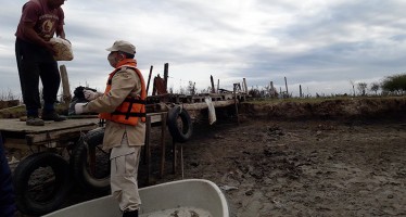 La Prefectura colabora con la asistencia a familias en el delta del Paraná