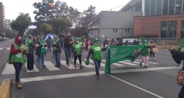 Manifestación en la puerta del Hospital Central de San Isidro por despidos de personal