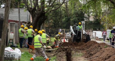 Malena Galmarini supervisó una obra para expandir la red de agua en el barrio “El Arco” en Benavídez