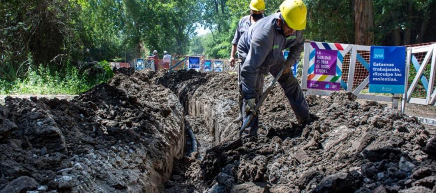 Malena Galmarini recorrió la nueva obra de red de agua del Barrio Parque Guazu-Nambi