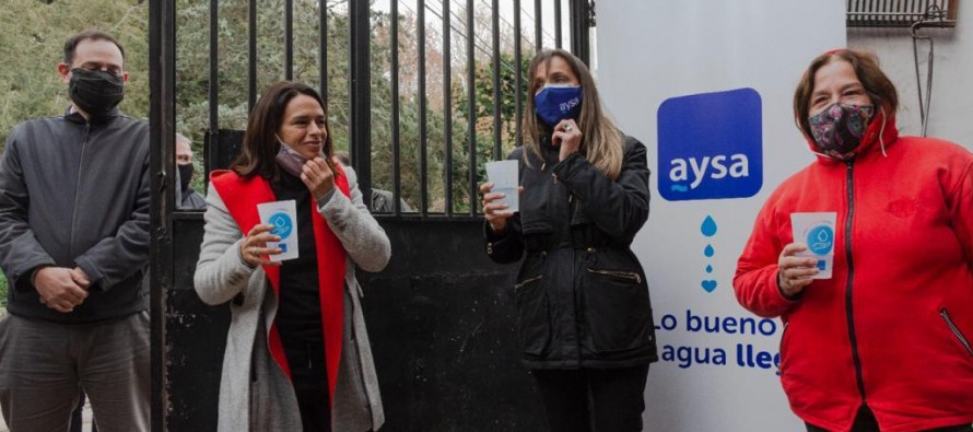 AySA inauguró una red de agua potable en El Talar