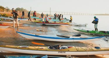 Llegó a Buenos Aires la caravana de kayaks que reclama la Ley de Humedales