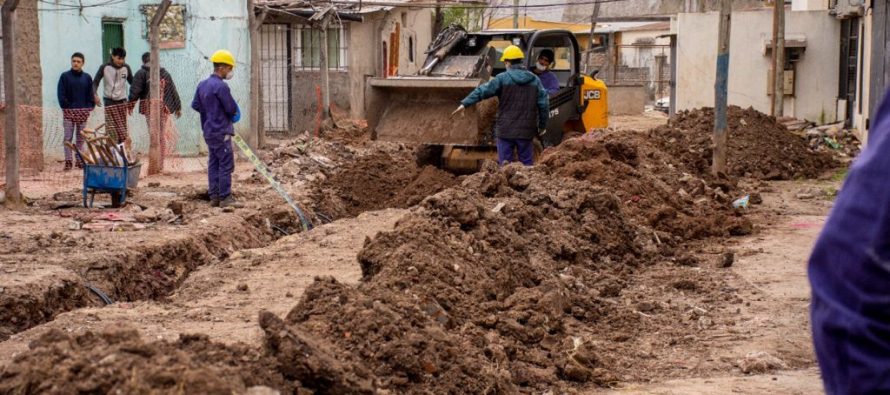 Malena Galmarini recorrió una obra de agua potable en Tres de Febrero