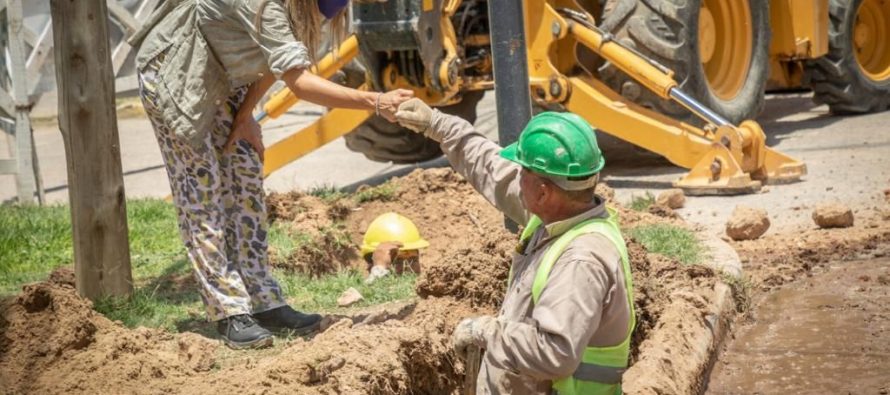 Malena Galmarini recorrió una obra de agua en Don Torcuato