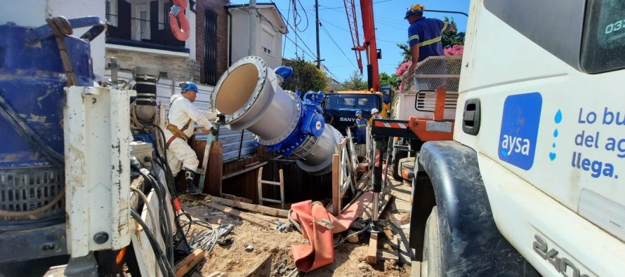 AySA finalizó la instalación de una gran válvula en Vicente López para mejorar el servicio