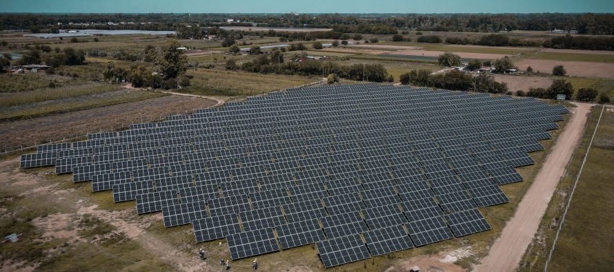 Escobar colocó el 100% de los paneles solares del primer parque solar municipal del país