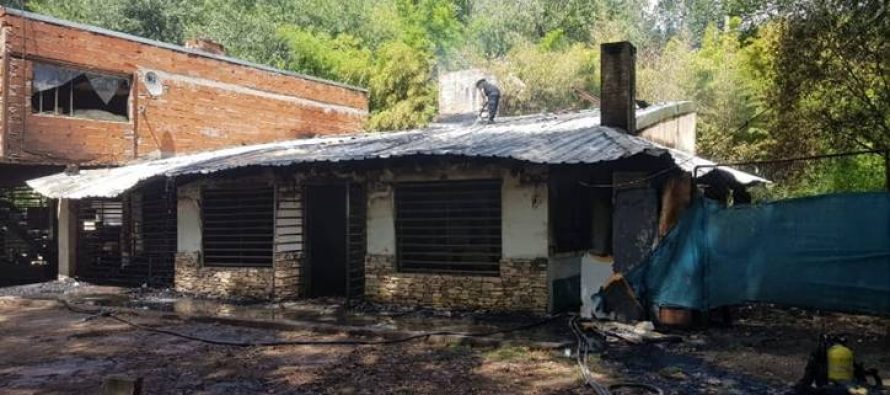 Pilar: cuatro jóvenes fallecieron en el incendio de una comunidad terapéutica no habilitada