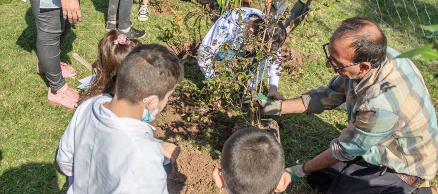 Día de la Tierra: San Fernando plantó árboles nativos junto a una escuela de Islas