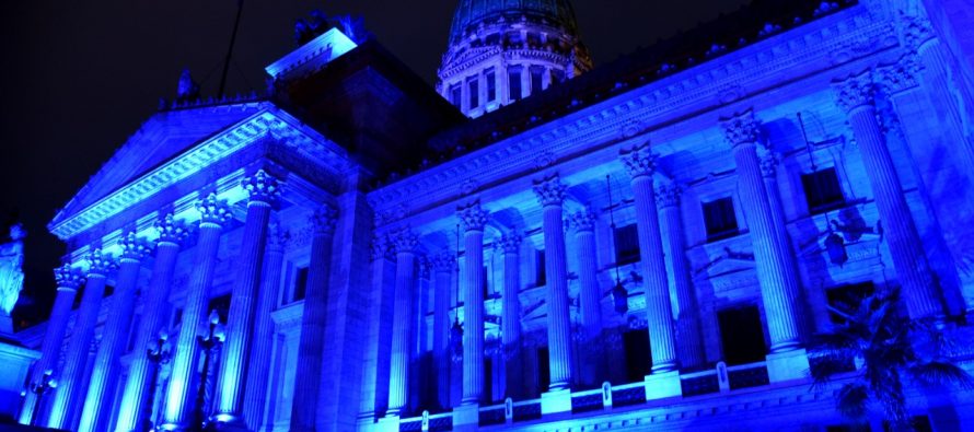 El Congreso se iluminó de azul para visibilizar el Día Mundial del Autismo