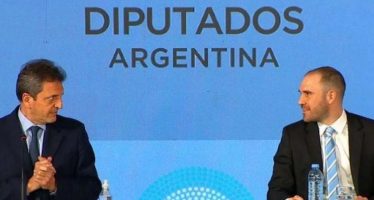 Ante el pedido de Massa, el ministro Guzmán anunció que elevará el piso de Ganancias