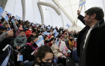 Kicillof encabezó el acto de promesa de lealtad a la Bandera en Tecnópolis