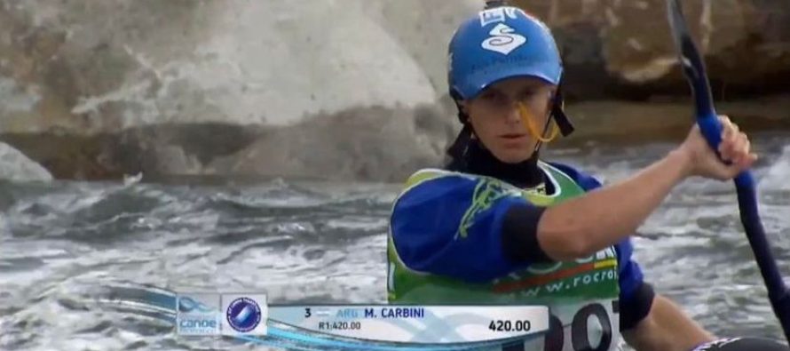 Mundial de Kayak Freestyle: un joven de San Fernando pide que la aerolínea le encuentre las palas que le perdió