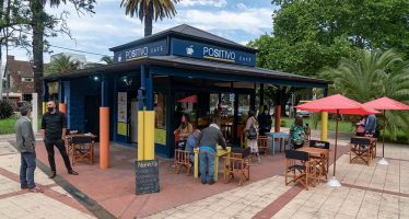 San Isidro: talleres y propuestas artísticas en el bar inclusivo “Café Positivo”