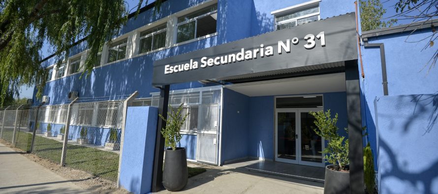 Kicillof inauguró el nuevo edificio de la Escuela Secundaria N°31 de Pilar