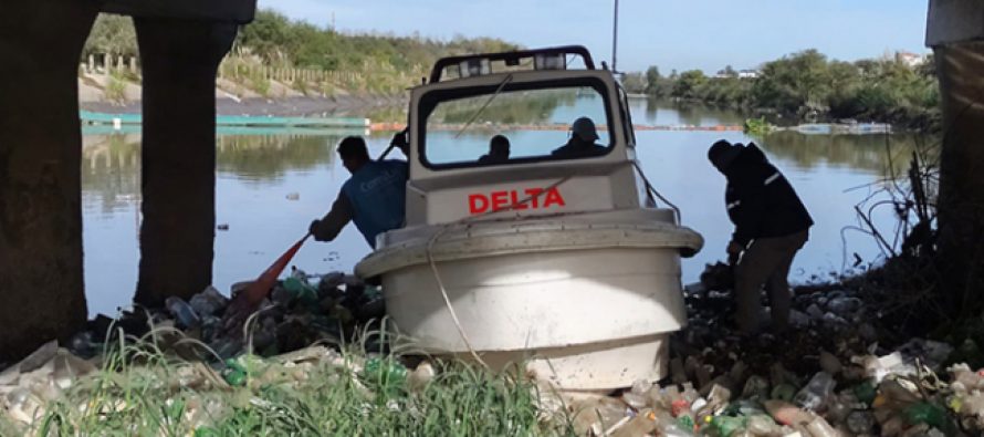 Operativo de limpieza en el arroyo “El Claro” en Tigre