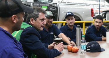 Massa en la planta de Ford en Pacheco: “Somos lo que bajamos el Impuesto a las Ganancias sin prometerlo”