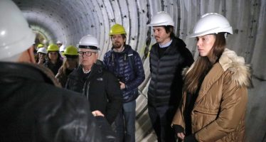 Macarena Posse recorrió con vecinos el desagüe pluvial aliviador Alto Perú