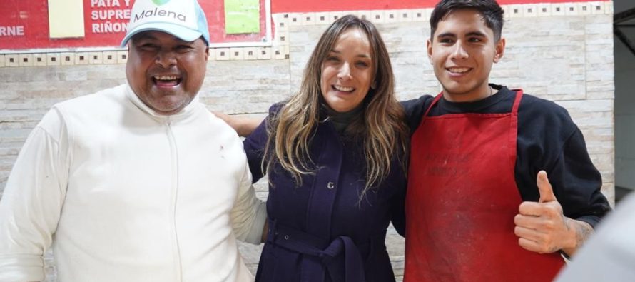 Malena Galmarini recorrió el centro de Benavidez 