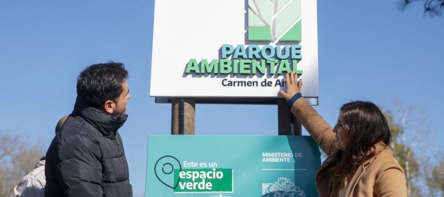 Inauguraron un parque ambiental y un sistema de energías limpias para viviendas sociales