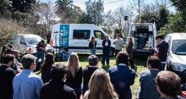 El Ministerio de Ambiente de la Provincia inauguró dos laboratorios móviles ambientales