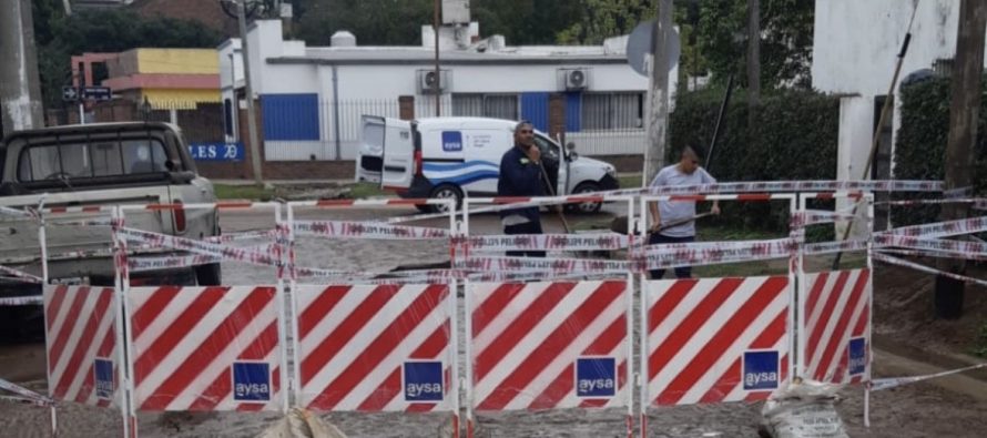 Otra rotura de una cañería de AySA en Escobar