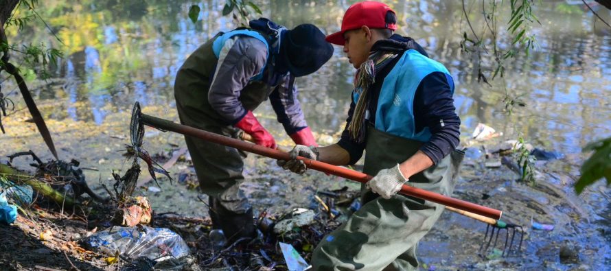 Trabajos de limpieza profunda del arroyo Escobar