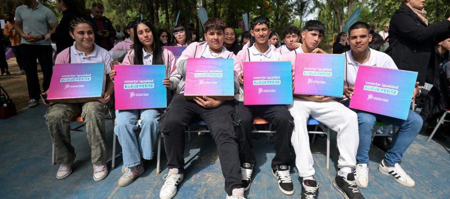 Conectar Igualdad Bonaerense: estudiantes del Delta de Tigre recibieron computadoras