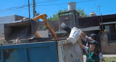 Dengue: se realizó una jornada de descacharreo en el Bajo Boulogne