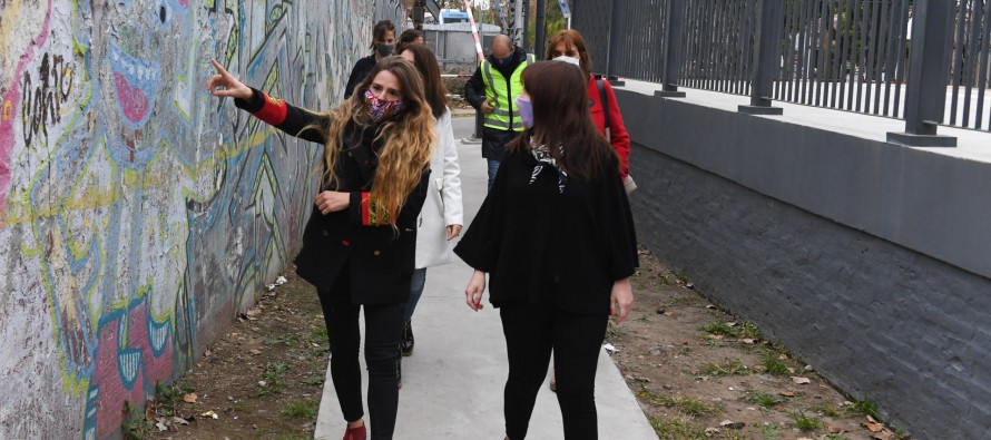 Intervenciones artísticas con perspectiva de género en estaciones de trenes de San Fernando
