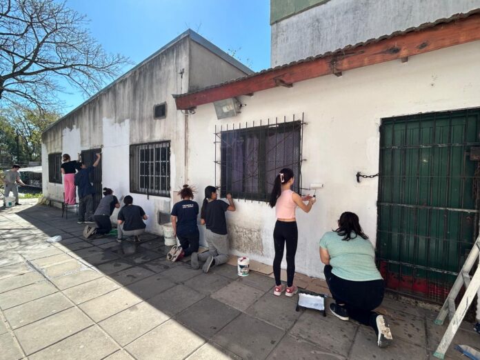 Pintando - EEST 2 Garín